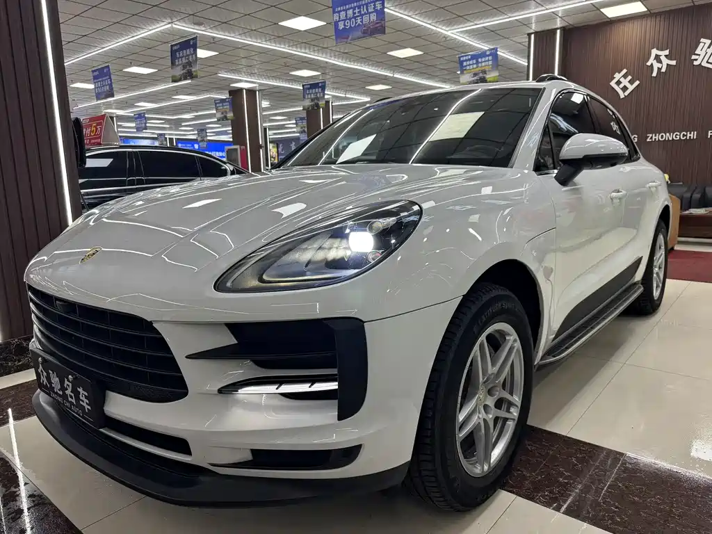 Porsche Macan 2020 — фото 1