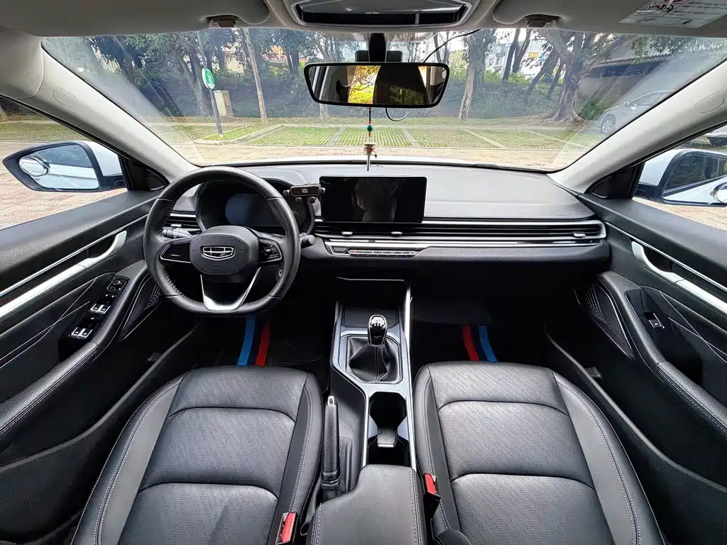 Geely Emgrand 2023 — фото 10