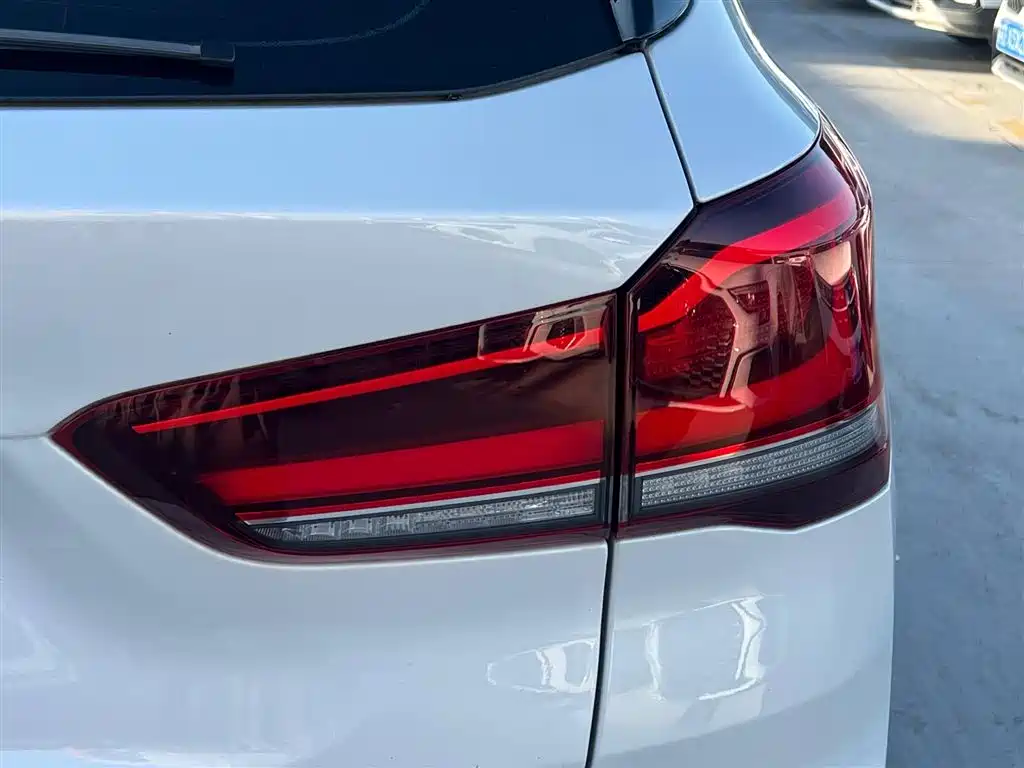 BMW X1 2022 — фото 9