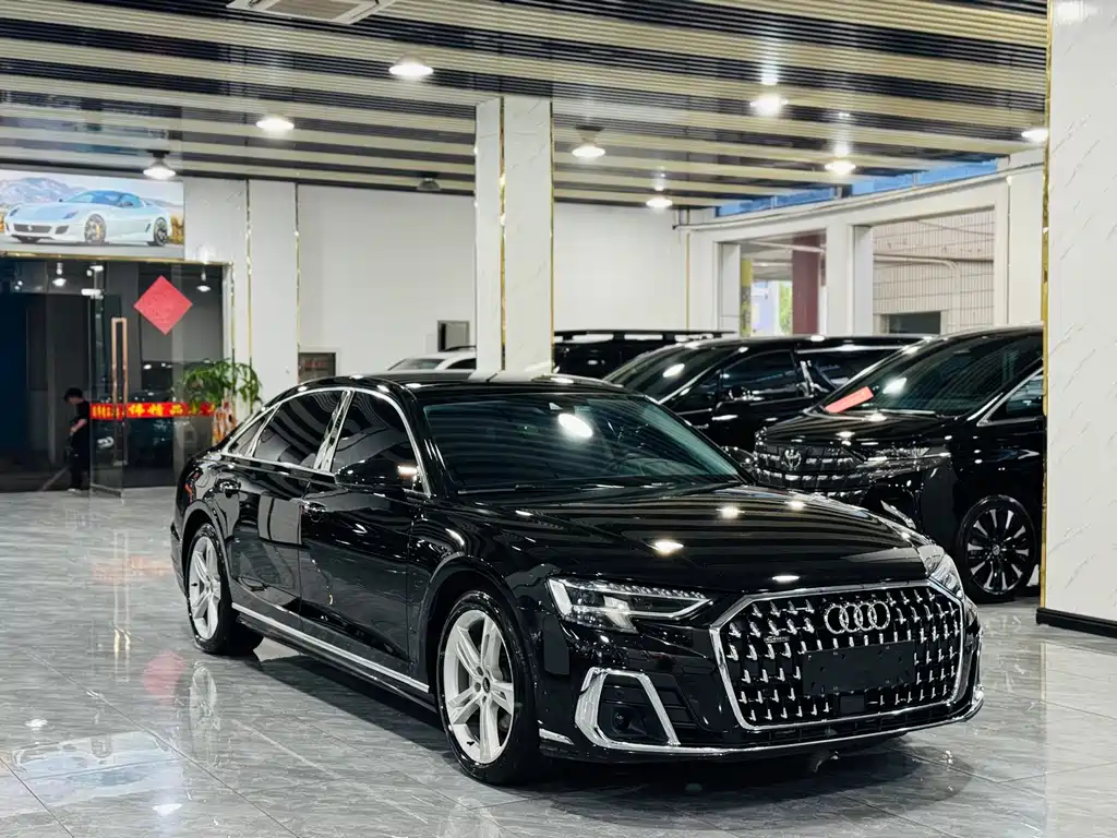 Audi A8 2023 — фото 3