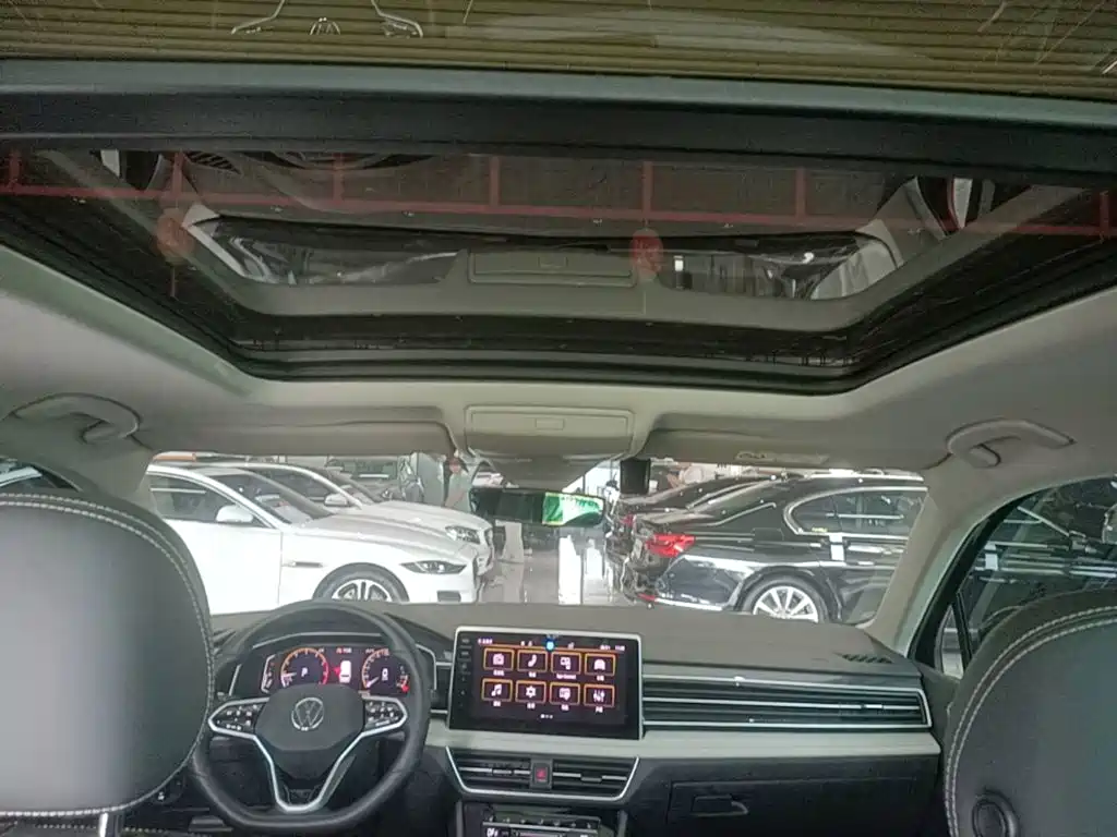 Volkswagen Tiguan L 2023 — фото 18