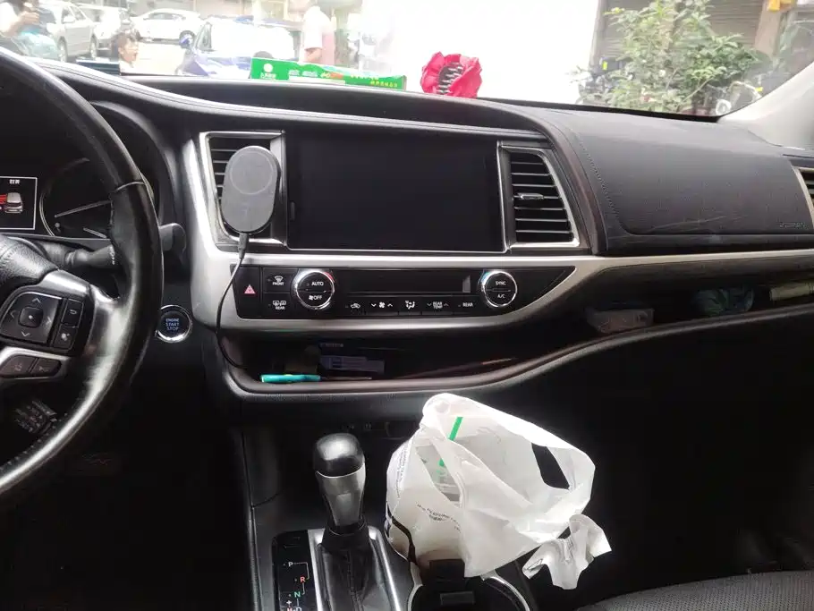 Toyota Highlander 2018 — фото 13