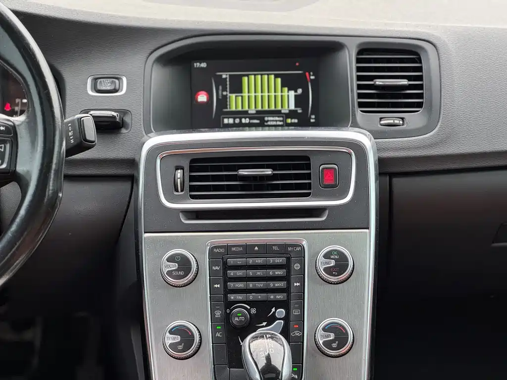 Volvo S60 2015 — фото 14