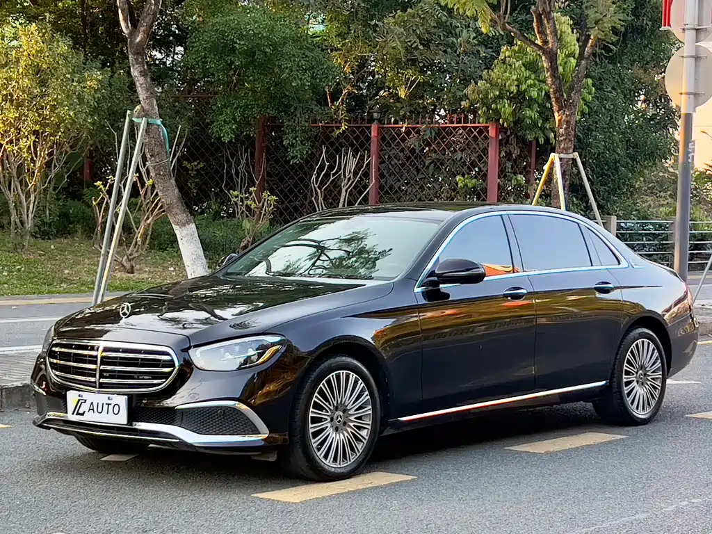 Mercedes-Benz E-Class 2023 — фото 1