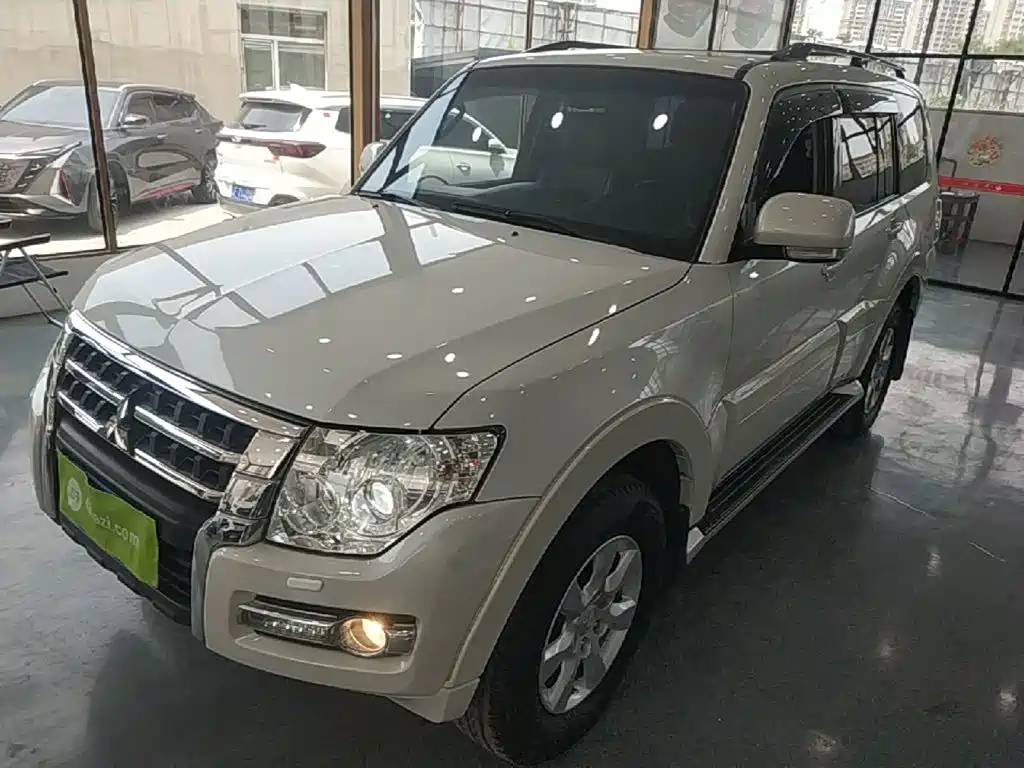 Mitsubishi Pajero 2018 — фото 2