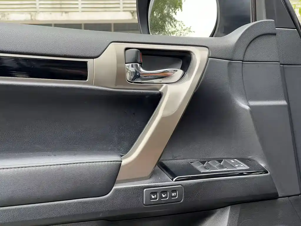 Lexus GX 2015 — фото 12