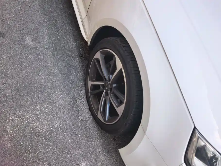 Audi A4L 2019