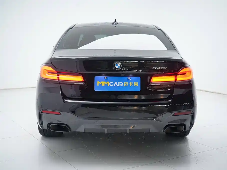 BMW 5 Series 2022 — фото 11