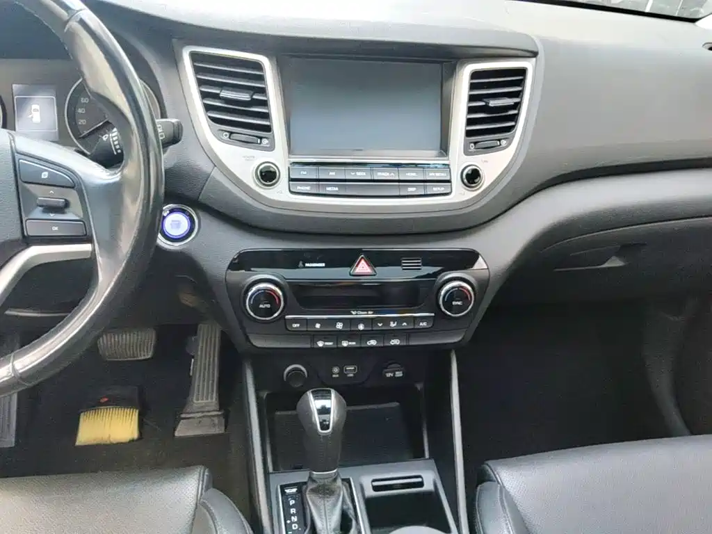 Hyundai Tucson 2017 — фото 13