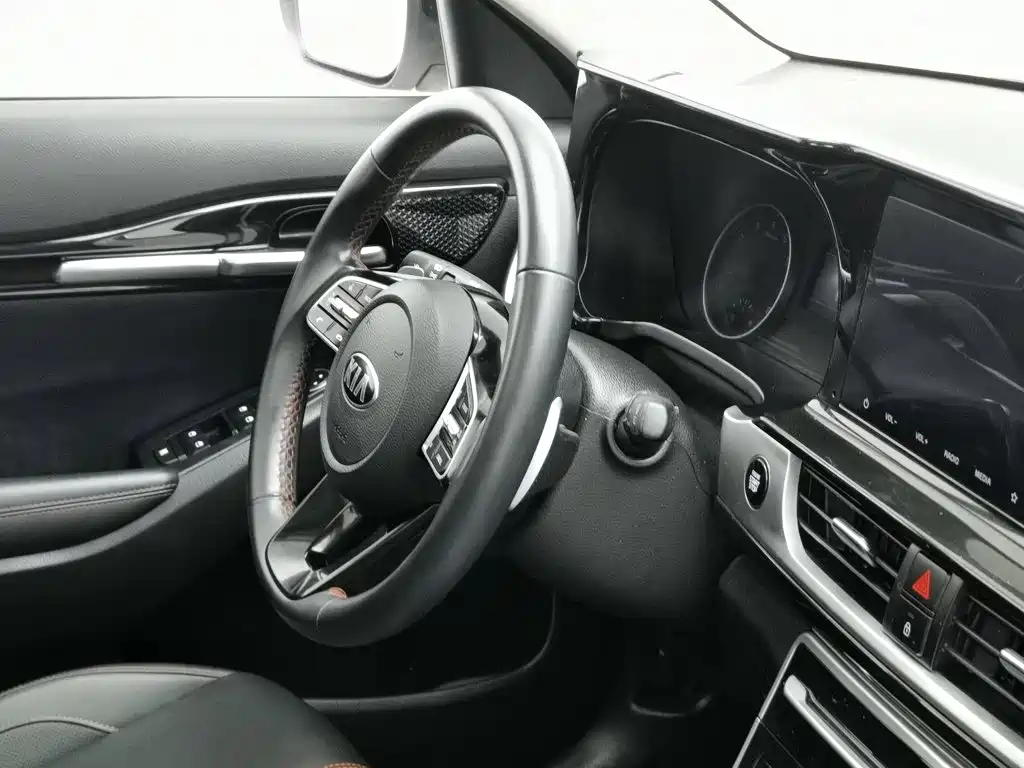 Kia KX3 2020 — фото 22
