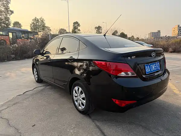 Hyundai Accent 2014