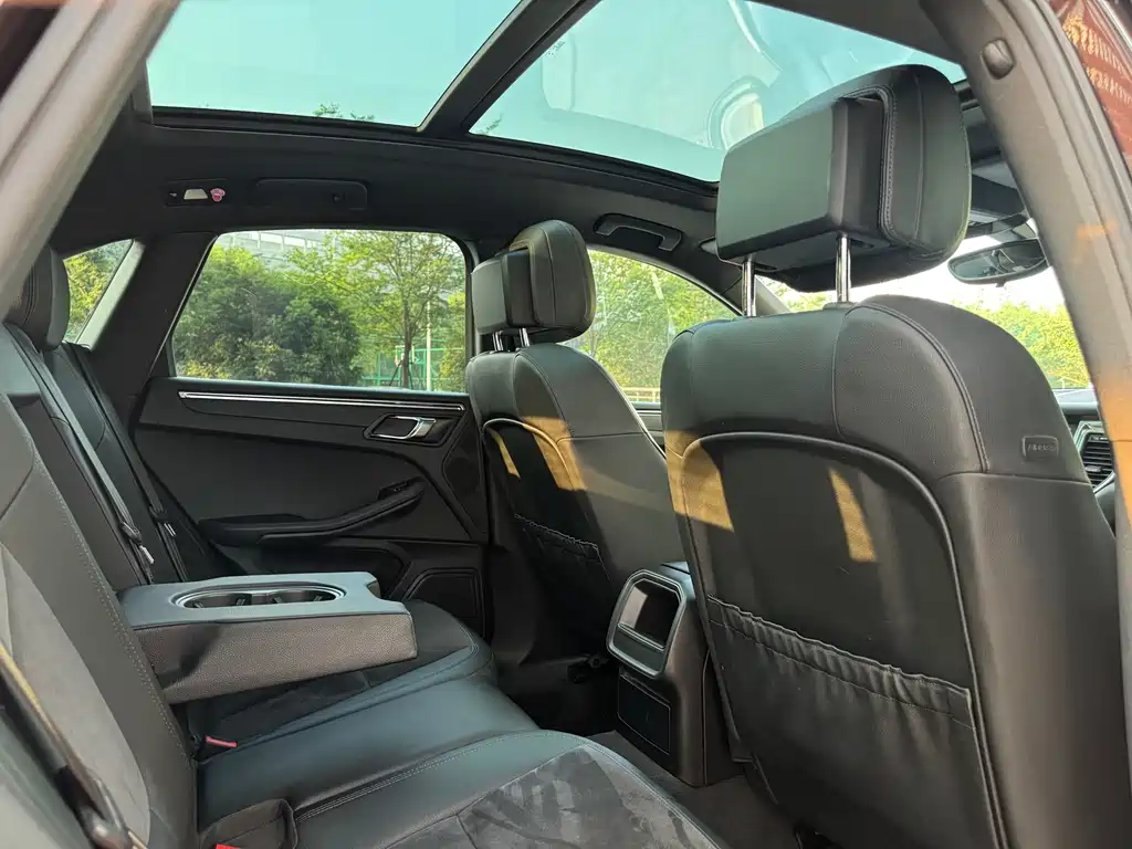 Porsche Macan 2015 — фото 15