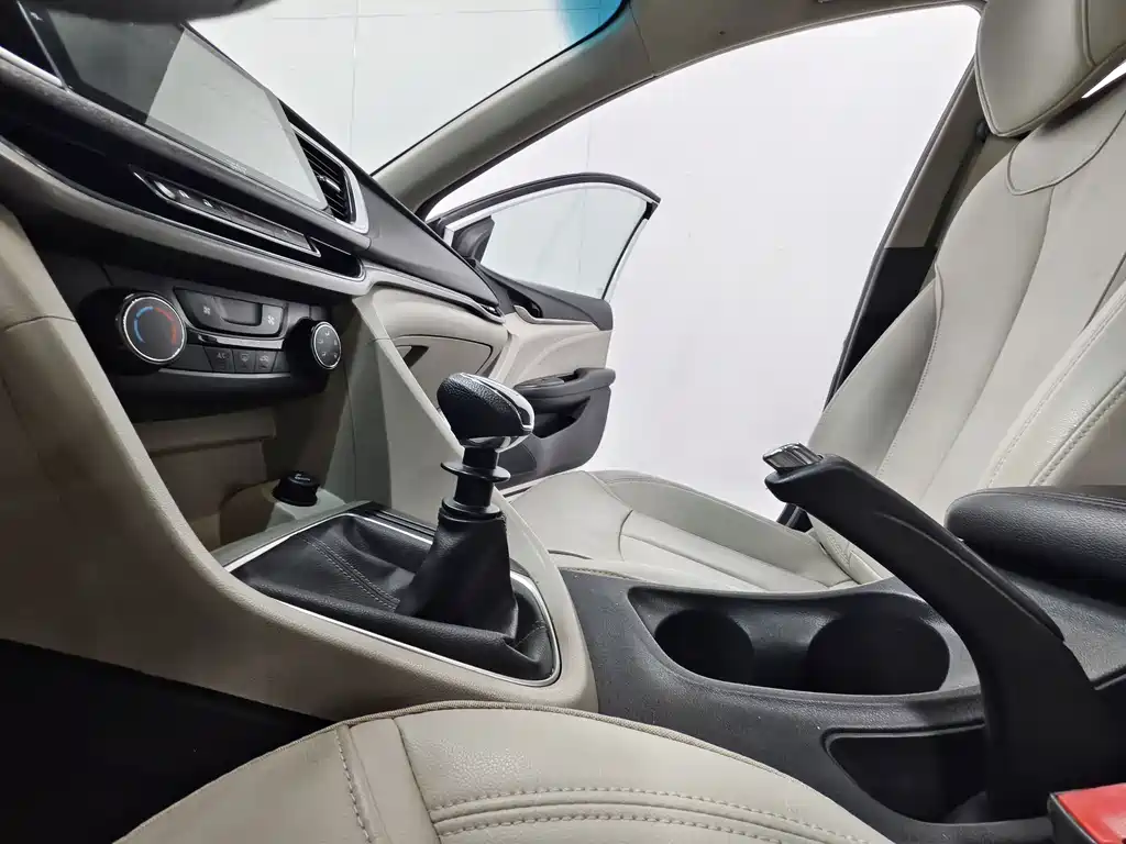 Buick Excelle 2019 — фото 12