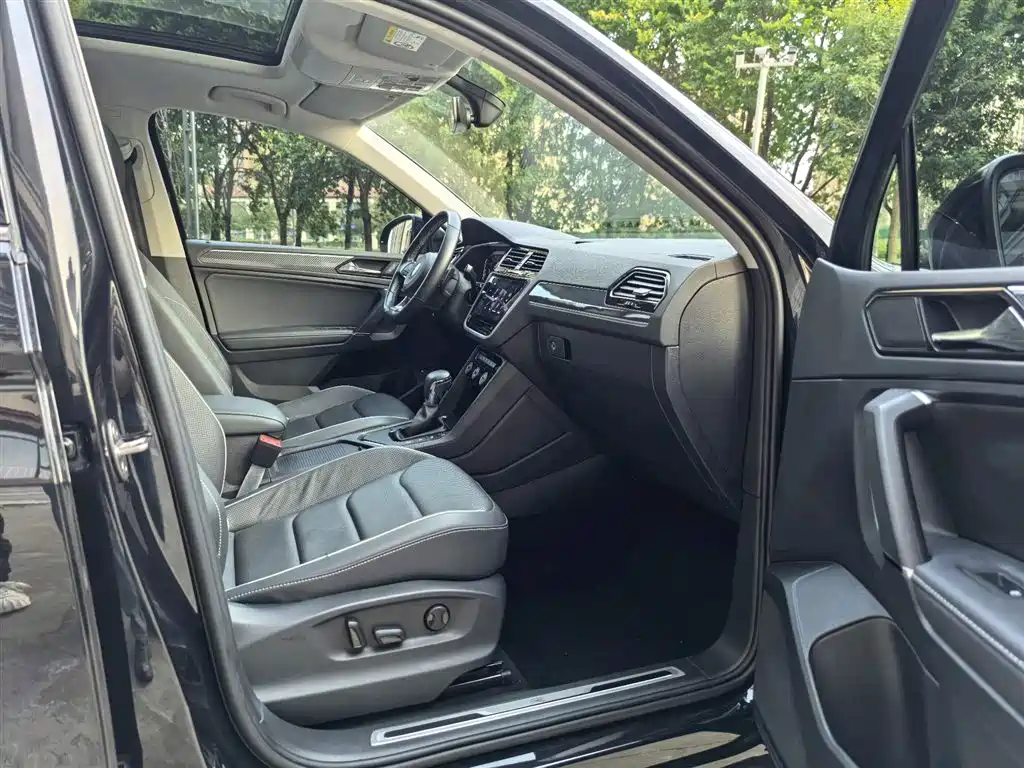 Volkswagen Tiguan L 2021 — фото 12