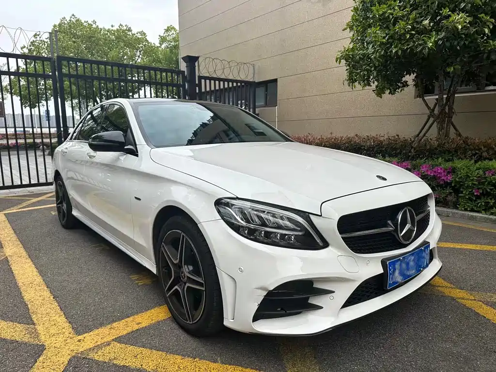 Mercedes-Benz C-Class 2021
