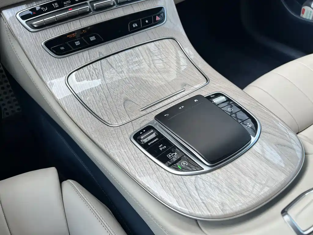 Mercedes-Benz E-Class 2021 — фото 8