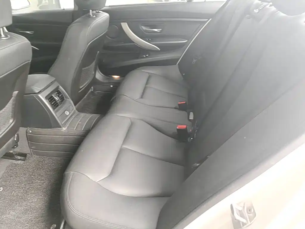 BMW 3 Series 2015 — фото 17