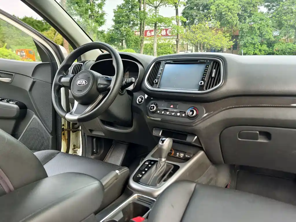 Kia KX3 2015 — фото 12