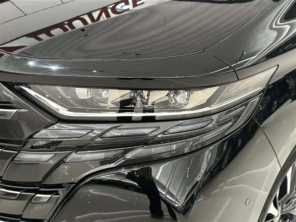 Toyota Alphard 2024 — фото 4