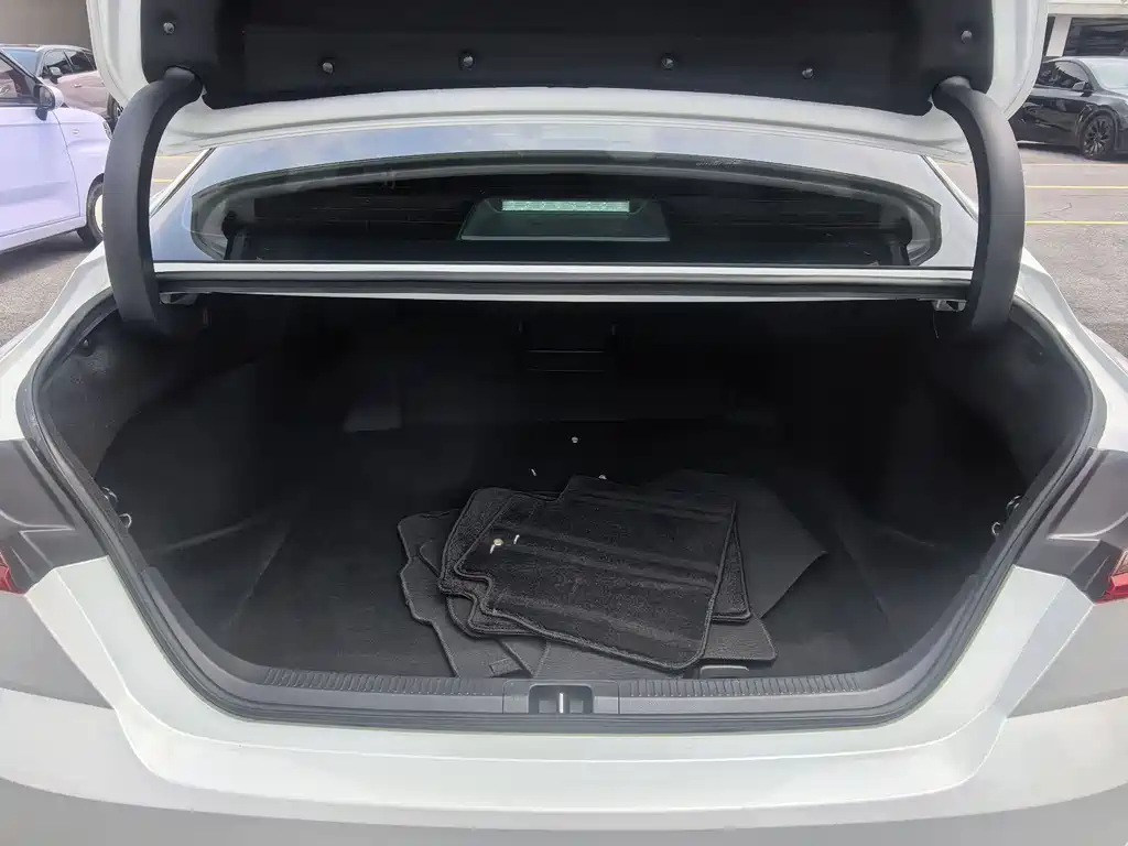 Toyota Camry 2025 — фото 13