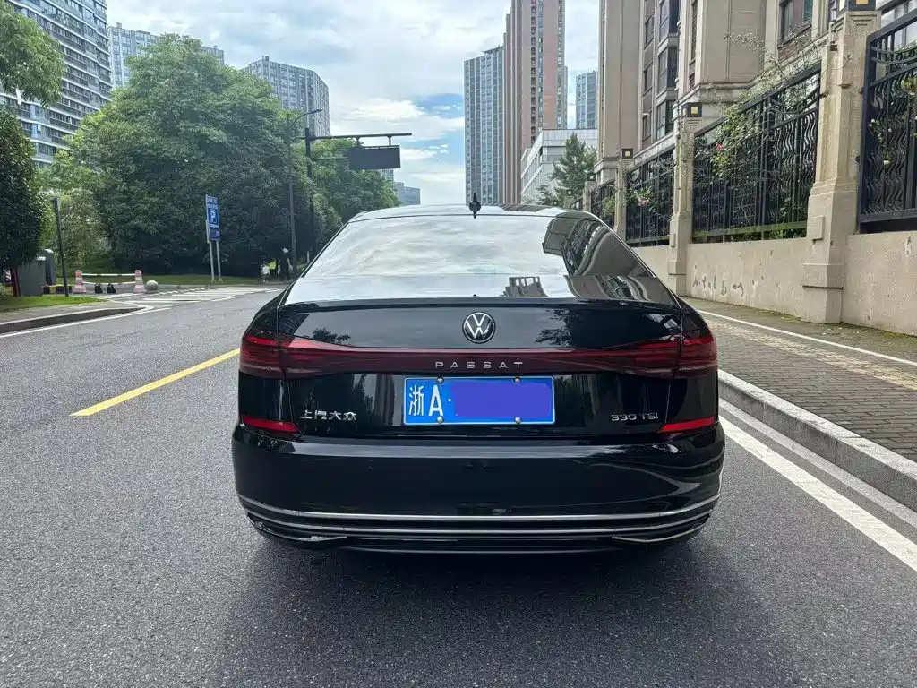 Volkswagen Passat 2023