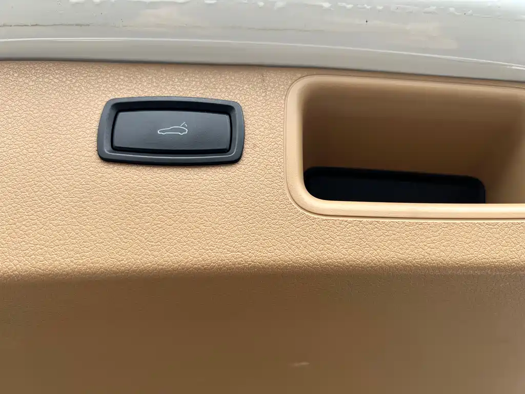 Porsche Macan 2015 — фото 18