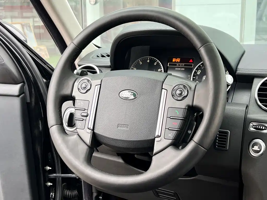 Land Rover Discovery 2014 — фото 14