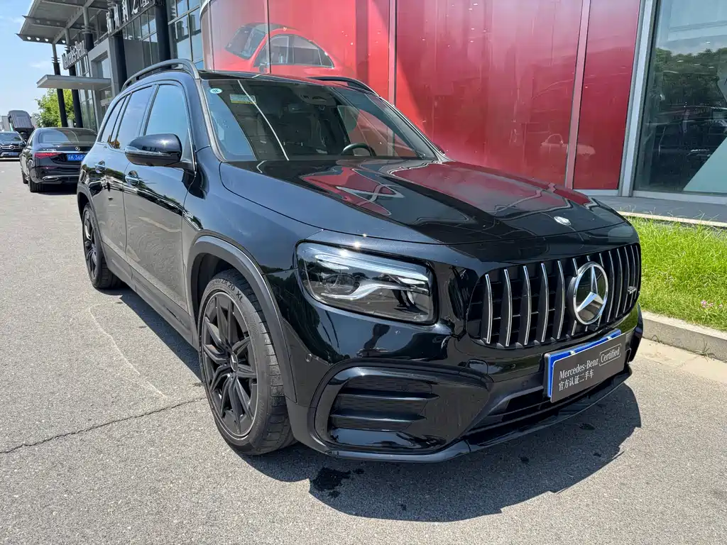 Mercedes-Benz GLB AMG 2025 — фото 4