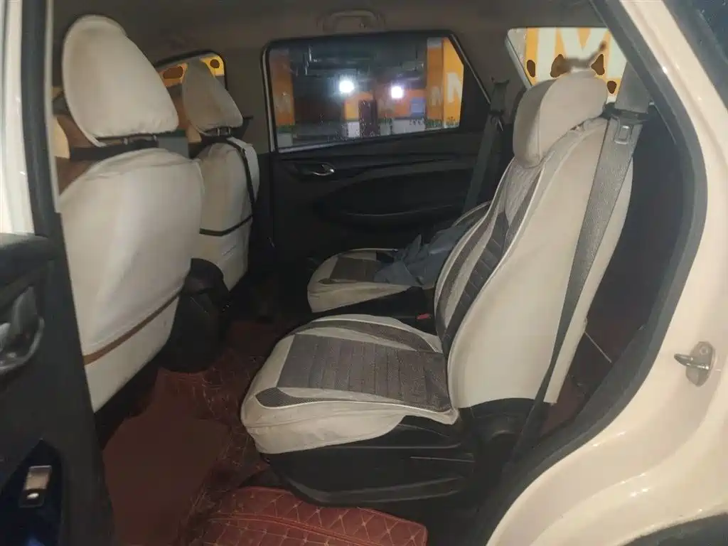 Wuling Hongguang S3 2018 — фото 15