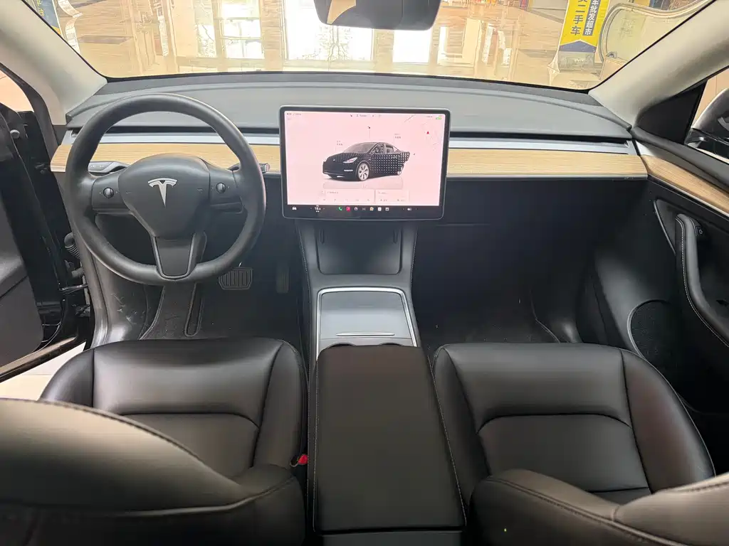 Tesla Model Y 2023 — фото 9
