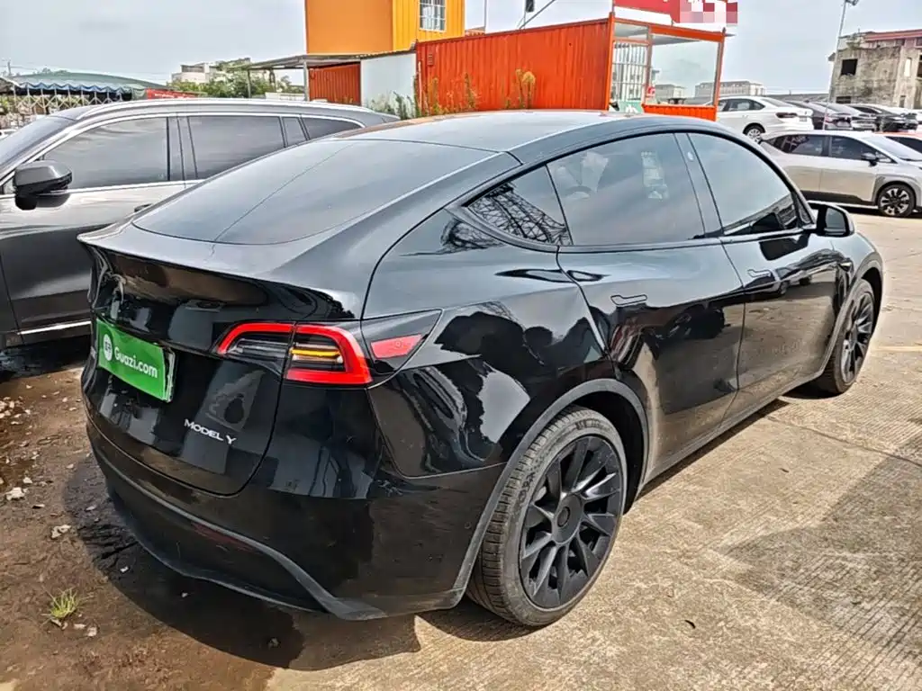 Tesla Model Y 2023 — фото 7
