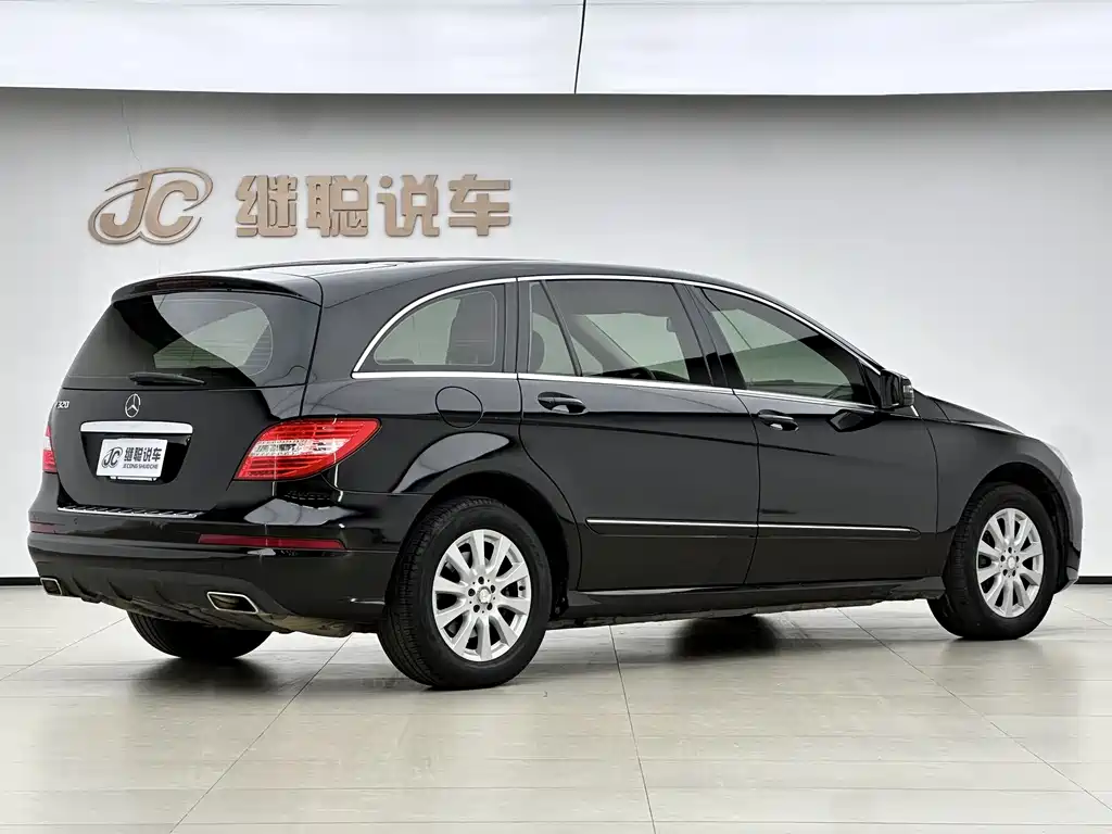Mercedes-Benz R-Class 2016 — фото 15