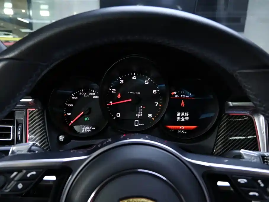 Porsche Macan 2020 — фото 20