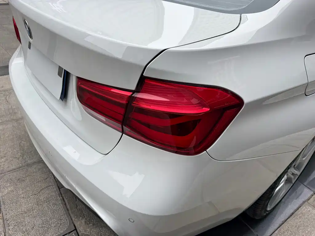 BMW 3 Series 2019 — фото 37