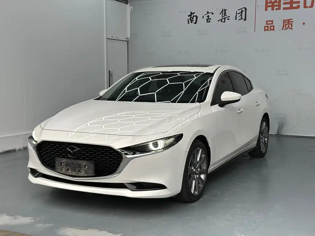 Mazda 3 Axela 2022 — фото 1
