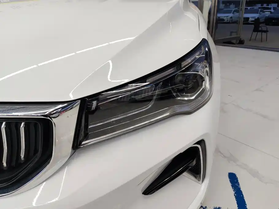 Geely Emgrand 2024