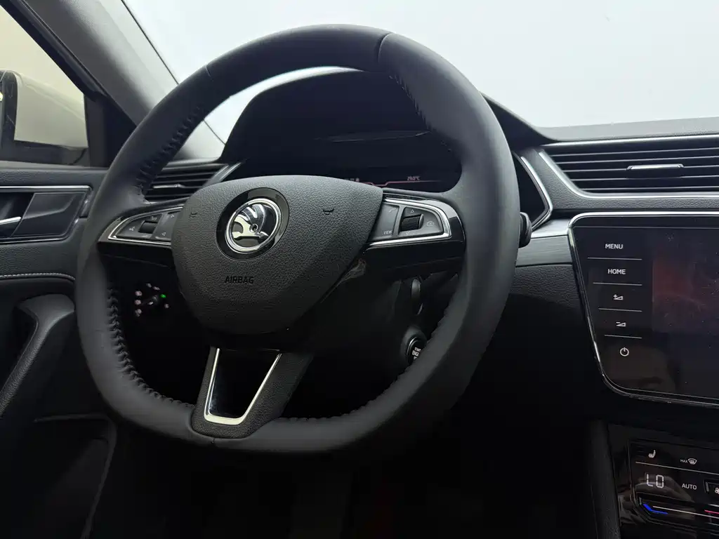 Skoda Superb 2023 — фото 13
