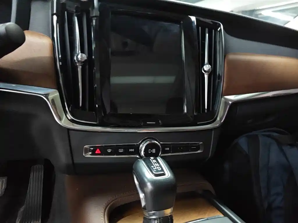 Volvo S90 2020 — фото 13
