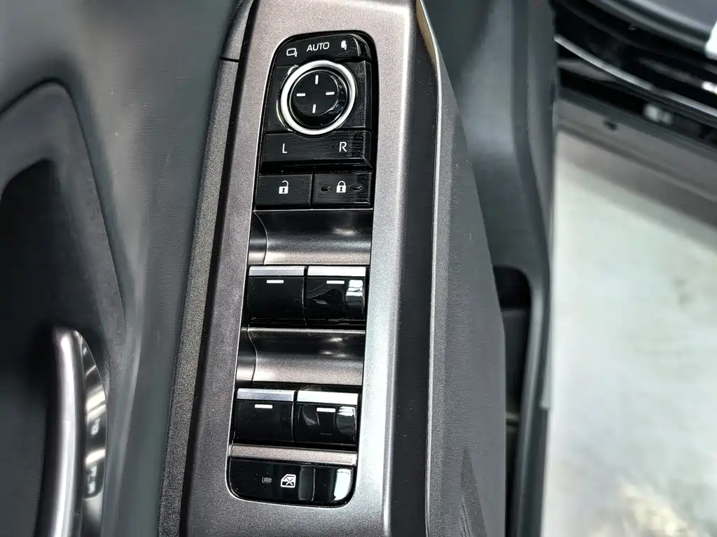 Toyota RAV4 2026 — фото 17