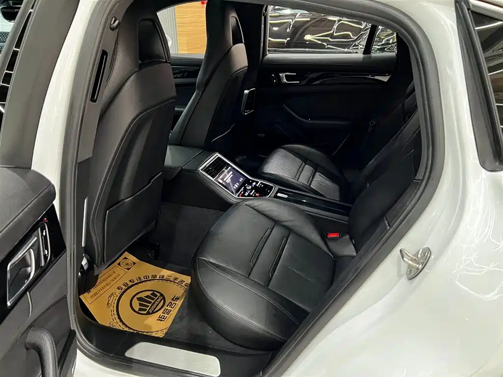 Porsche Panamera 2017 — фото 12