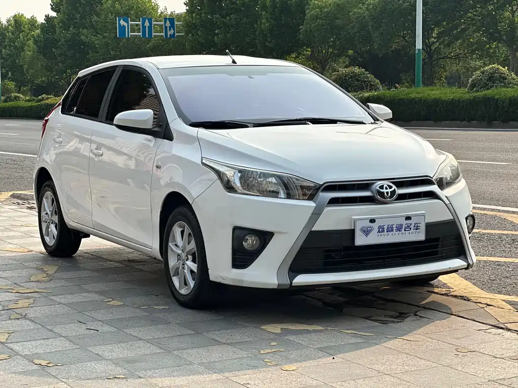 Toyota Yaris L 2014