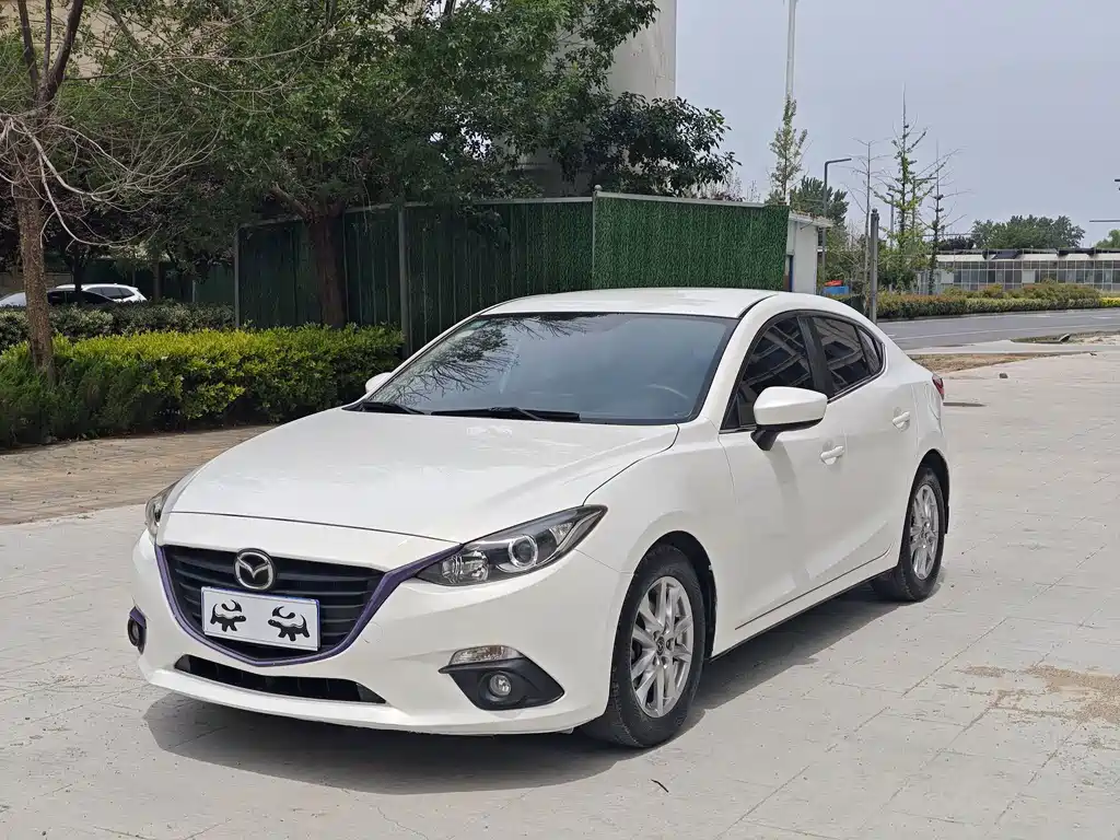 Mazda 3 Axela 2015