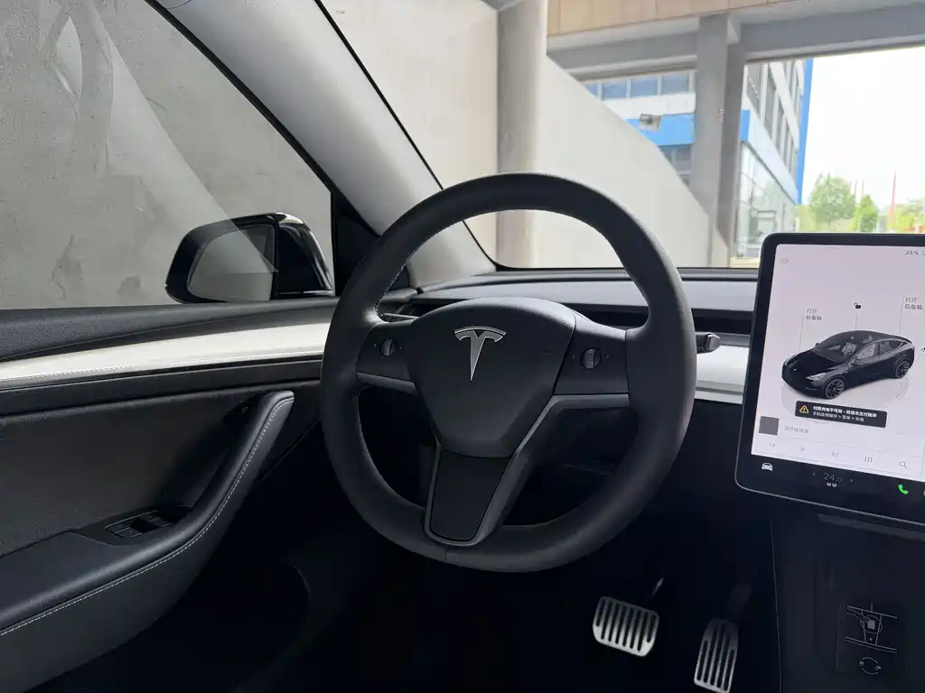 Tesla Model Y 2023 — фото 13