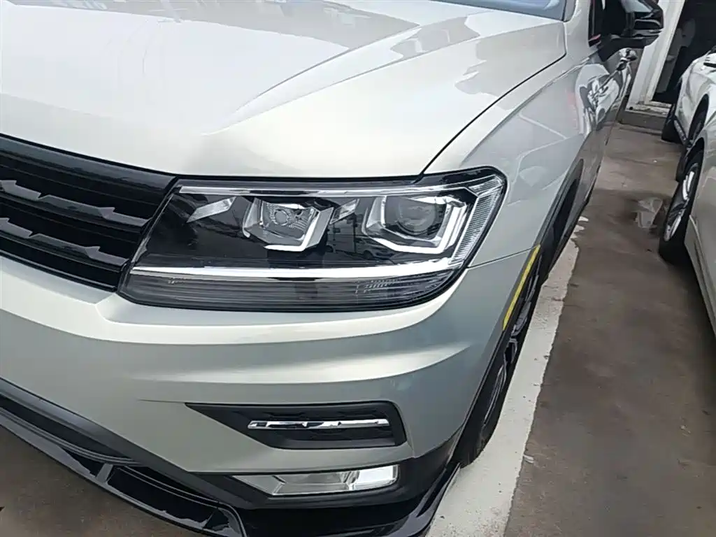 Volkswagen Tiguan L 2018 — фото 24