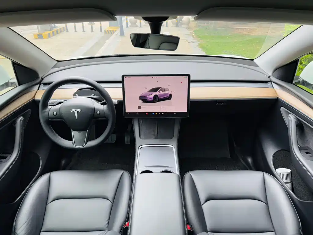 Tesla Model Y 2022 — фото 13