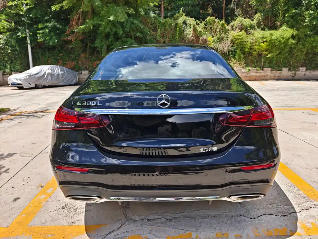 Mercedes-Benz E-Class 2021