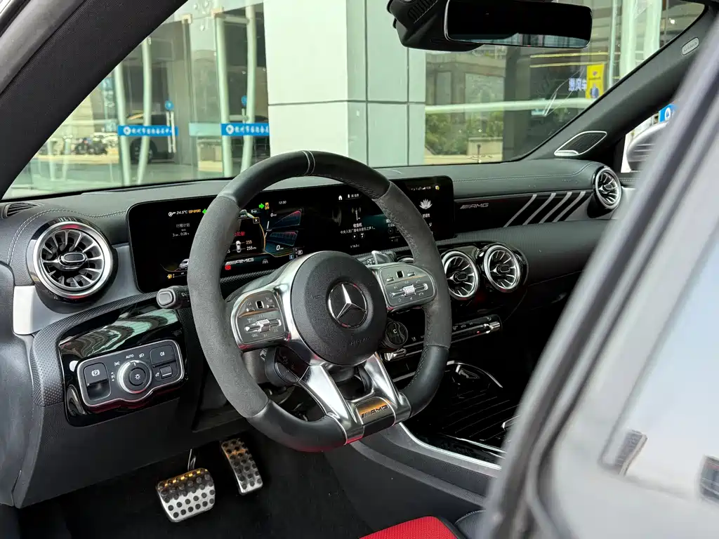 Mercedes-Benz CLA AMG 2023 — фото 21