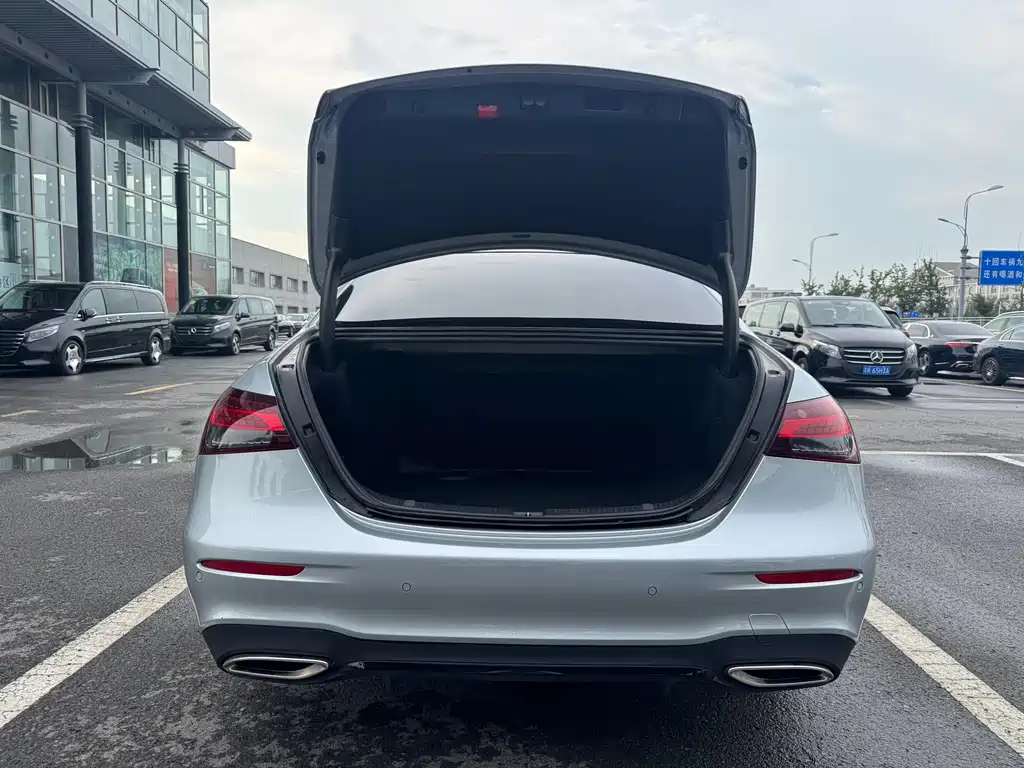 Mercedes-Benz E-Class 2020 — фото 17