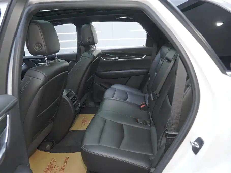 Cadillac XT5 2021 — фото 15