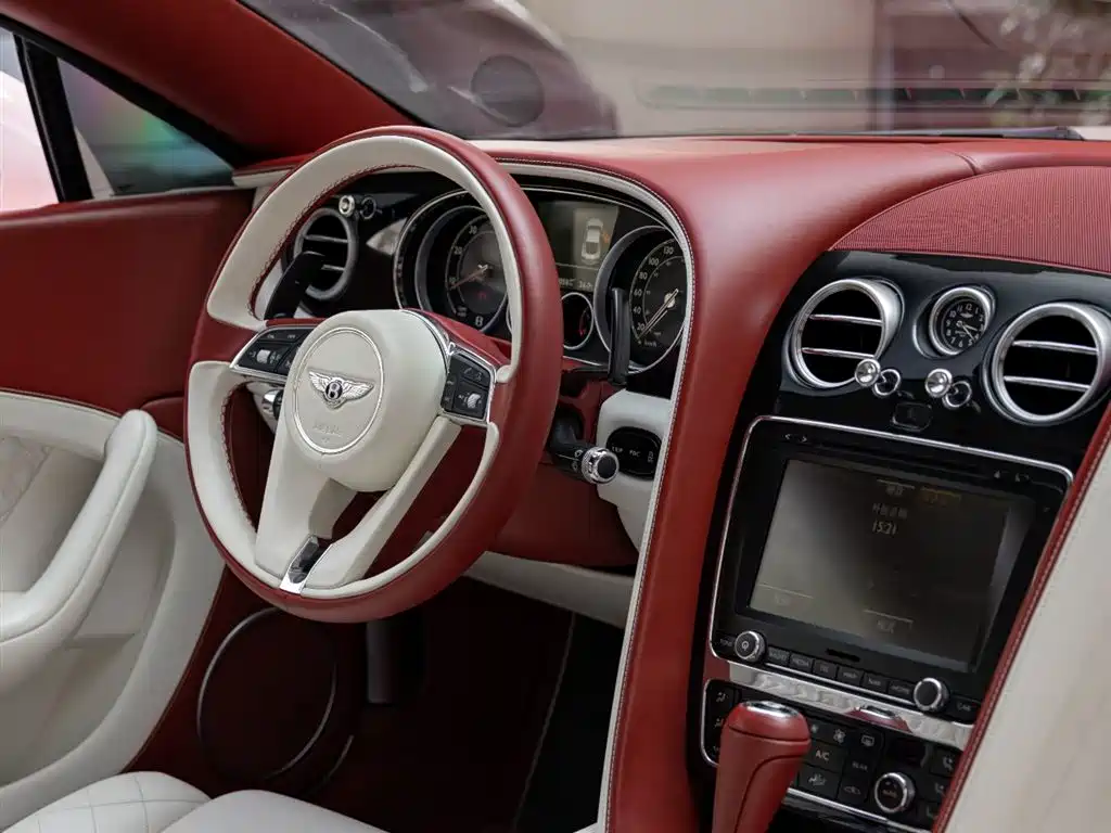 Bentley Continental 2014 — фото 10